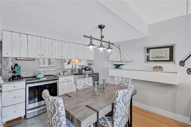 $459,000 | 845 Benjamin Franklin Drive, Unit 302, Sarasota, FL 34236