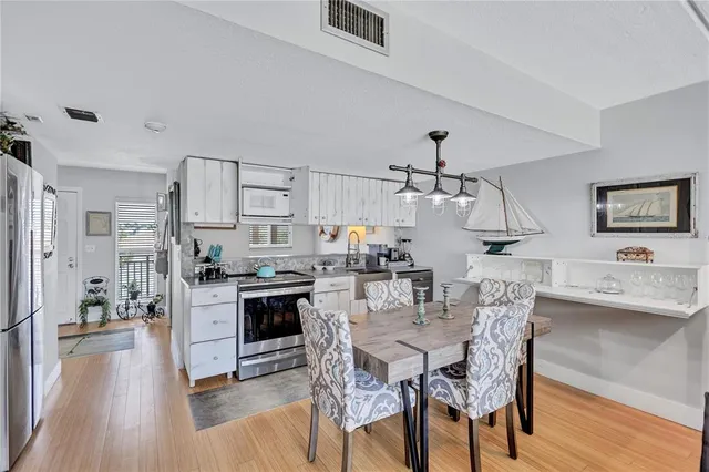 $459,000 | 845 Benjamin Franklin Drive, Unit 302, Sarasota, FL 34236