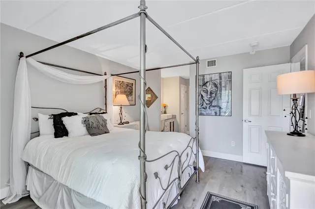 $459,000 | 845 Benjamin Franklin Drive, Unit 302, Sarasota, FL 34236