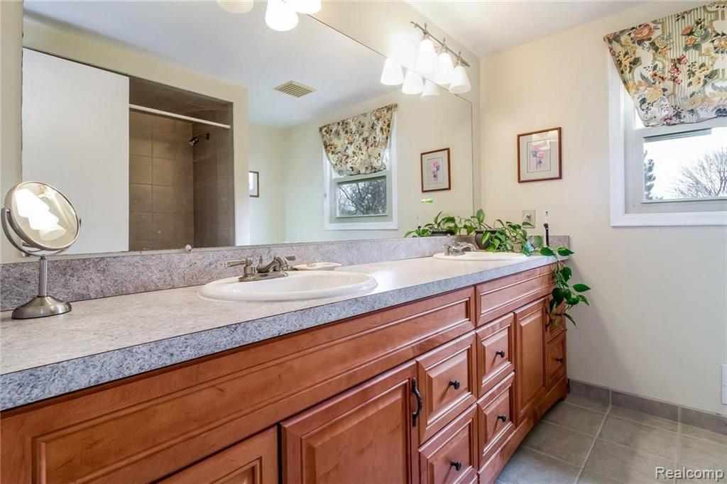 3353 Palm Aire Court Rochester Hills, MI 48309 - Photo 33 of 43