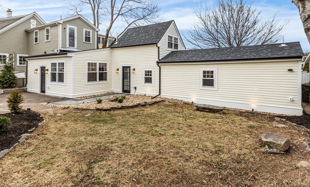 5 Smith Street, Unit R Rockport, MA 01966 - Photo 2 of 37 Gallery Image 2