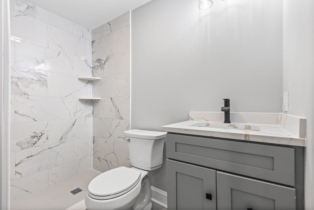 5 Smith Street, Unit R Rockport, MA 01966 - Photo 22 of 37 Gallery Image 22