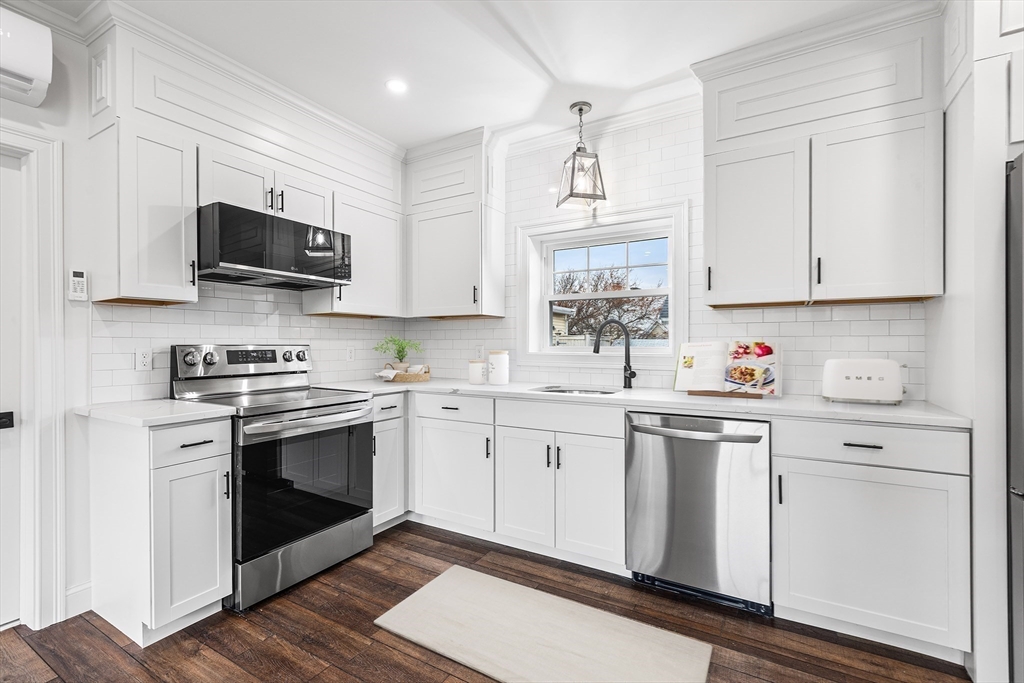 5 Smith Street, Unit R Rockport, MA 01966 - Photo 7 of 37