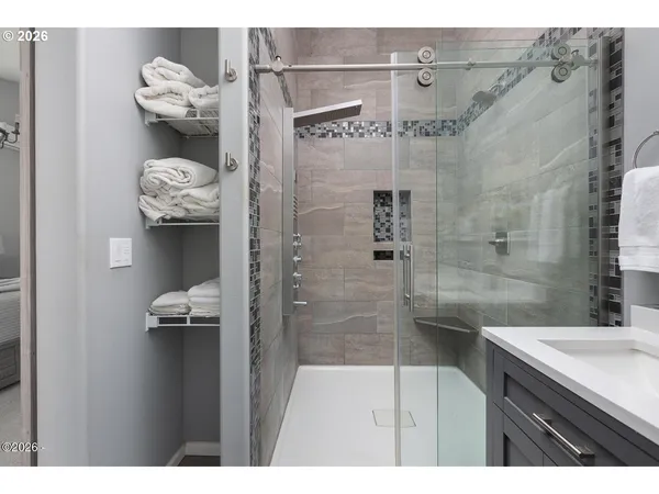 $1,100,000 | 597 Ojalla Road, Siletz, OR 97380