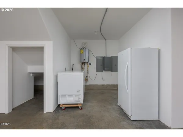 $1,100,000 | 597 Ojalla Road, Siletz, OR 97380