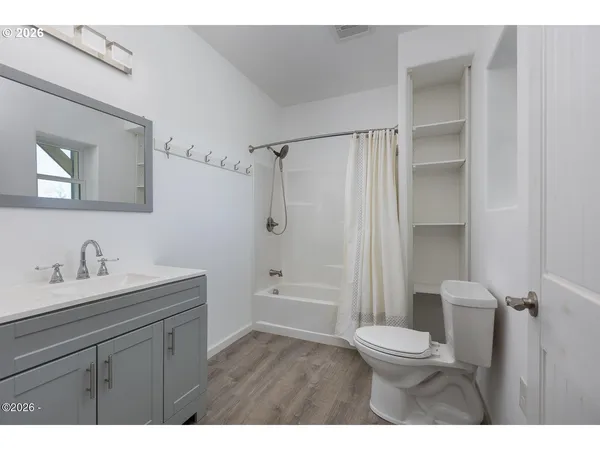 $1,100,000 | 597 Ojalla Road, Siletz, OR 97380