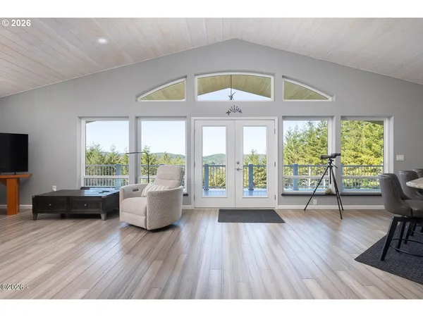 $1,100,000 | 597 Ojalla Road, Siletz, OR 97380