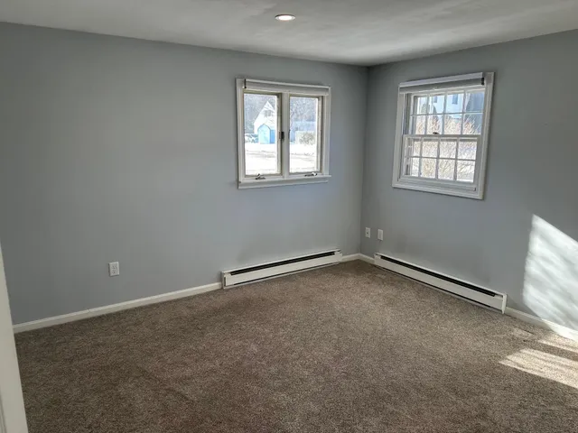 $2,900 | 2 Laperle Avenue, Exeter, NH 03833