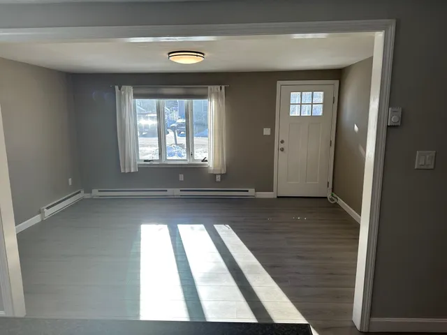 $2,900 | 2 Laperle Avenue, Exeter, NH 03833