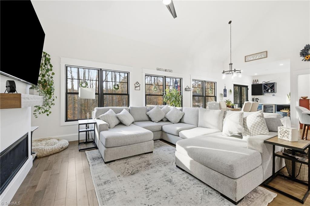 3827 Edgewater Street High Point, NC 27265 - Photo 13 of 46