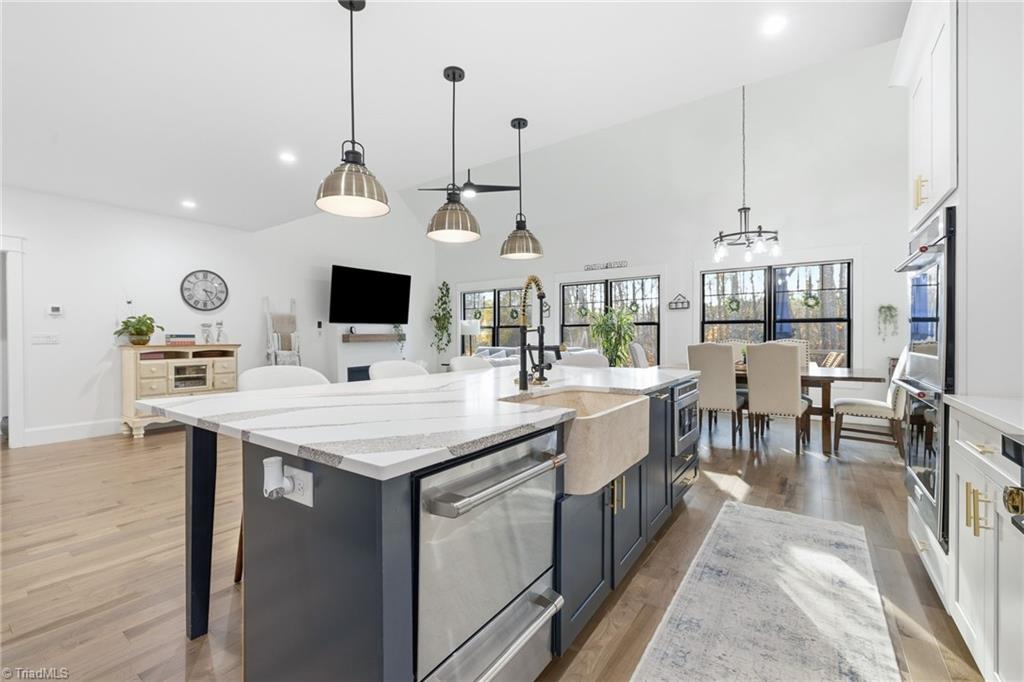 3827 Edgewater Street High Point, NC 27265 - Photo 18 of 46