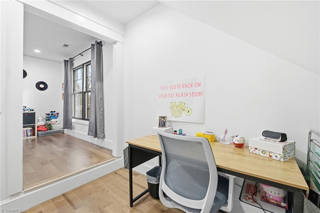 3827 Edgewater Street High Point, NC 27265 - Photo 25 of 46