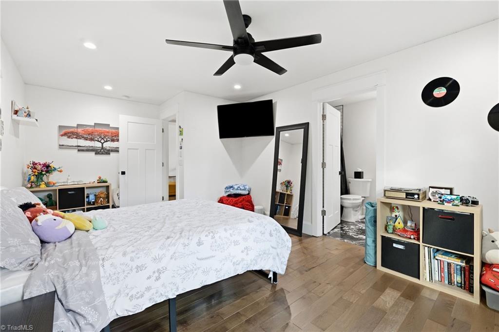 3827 Edgewater Street High Point, NC 27265 - Photo 33 of 46