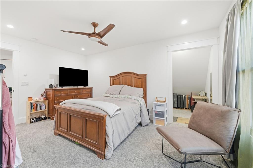 3827 Edgewater Street High Point, NC 27265 - Photo 35 of 46