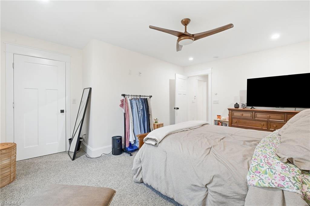 3827 Edgewater Street High Point, NC 27265 - Photo 36 of 46