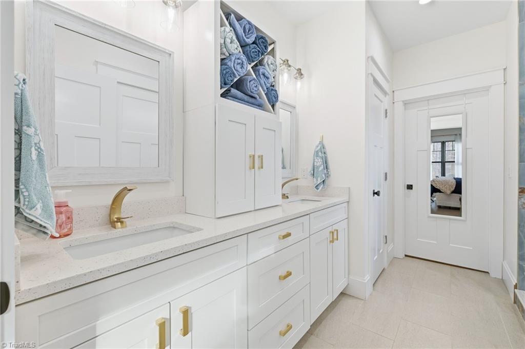 3827 Edgewater Street High Point, NC 27265 - Photo 38 of 46