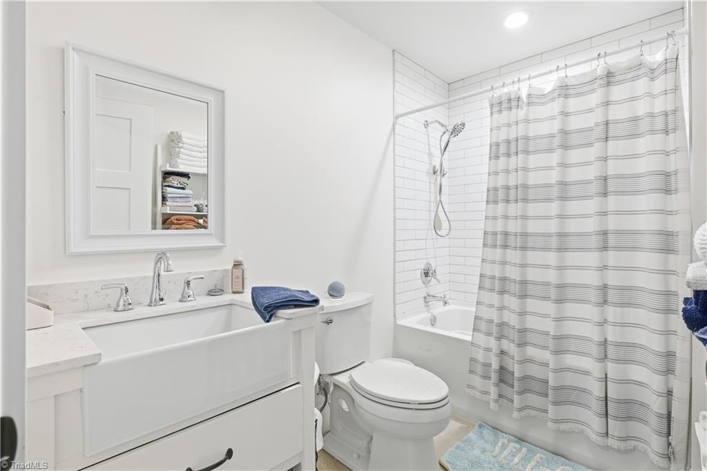 3827 Edgewater Street High Point, NC 27265 - Photo 41 of 46