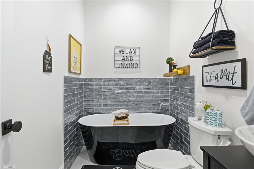 3827 Edgewater Street High Point, NC 27265 - Photo 43 of 46