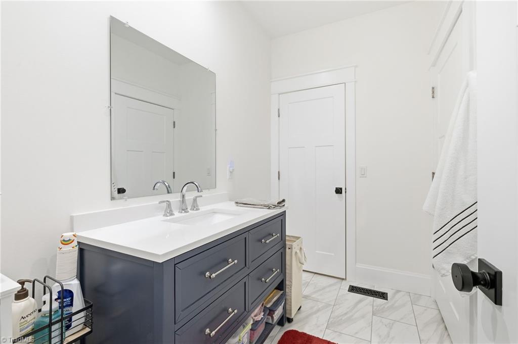 3827 Edgewater Street High Point, NC 27265 - Photo 44 of 46