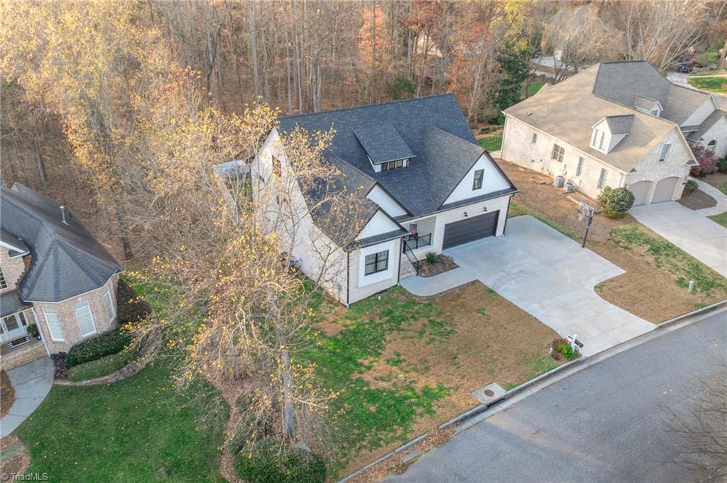 3827 Edgewater Street High Point, NC 27265 - Photo 6 of 46