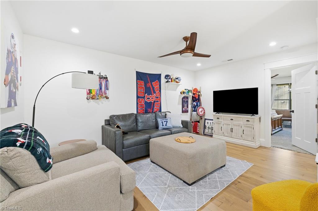 3827 Edgewater Street High Point, NC 27265 - Photo 9 of 46