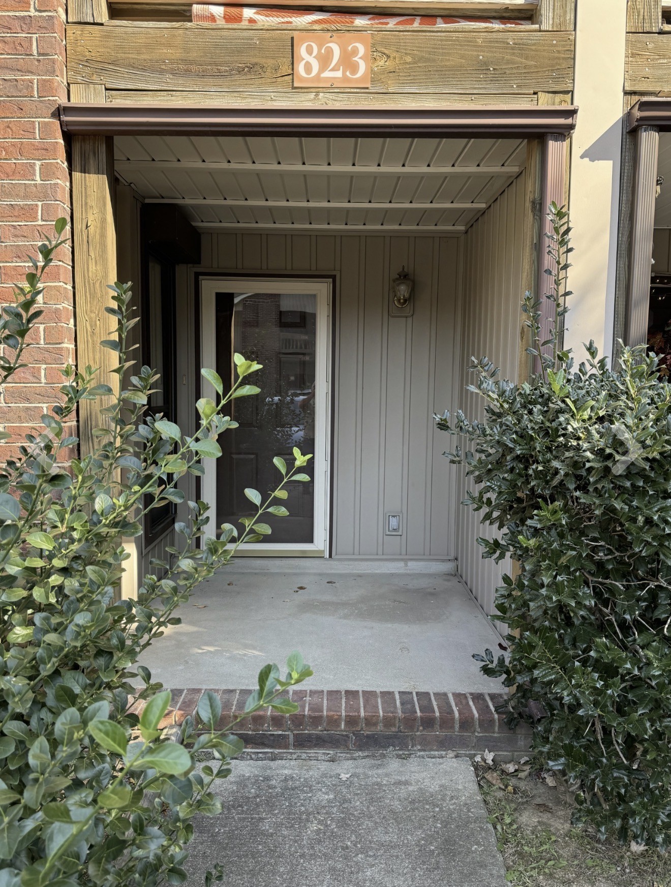 823 Highway 70 East Dickson, TN 37055 - Photo 1 of 1 a front view of a house with garden