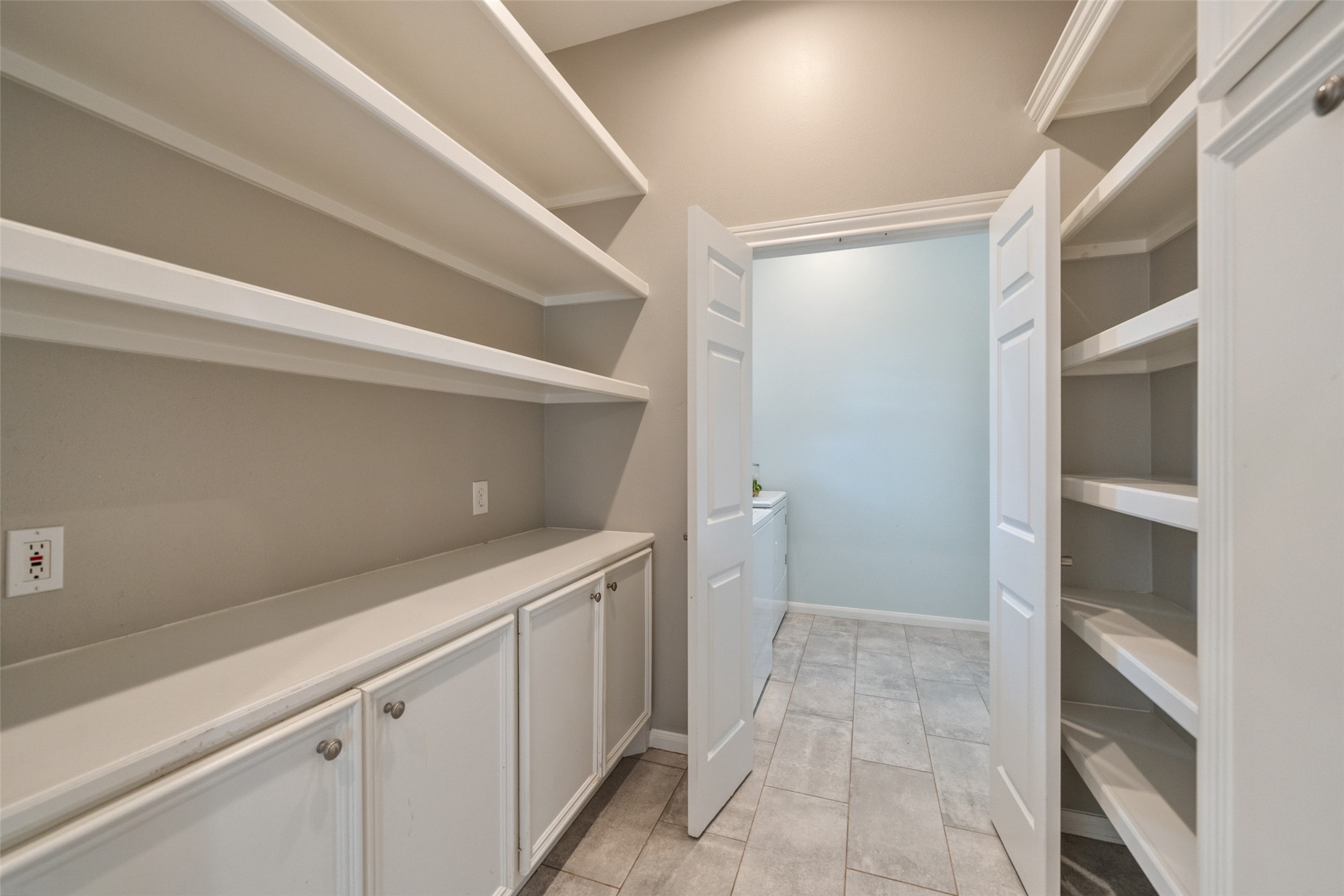 36003 Post Oak Circle Magnolia, TX 77355 - Photo 15 of 50 a view of a walk in closet