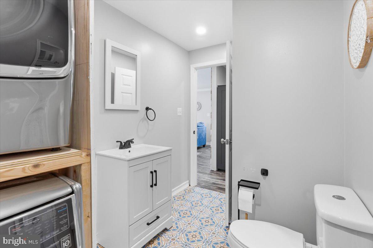 103 North Cypress Road Sterling, VA 20164 - Photo 18 of 31 Thoughtful updates throughout all spaces!