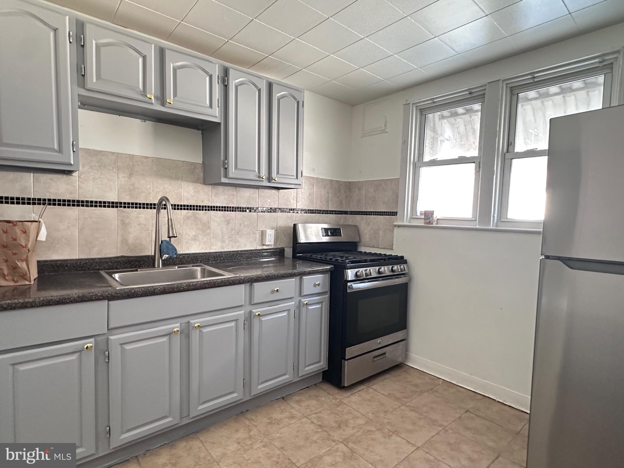 3948 Howland Street Philadelphia, PA 19124 - Photo 6 of 21 Bright and functional kitchen space.