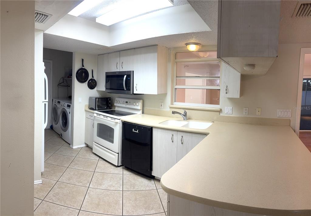 495 Burke Road Venice, FL 34293 - Photo 5 of 30