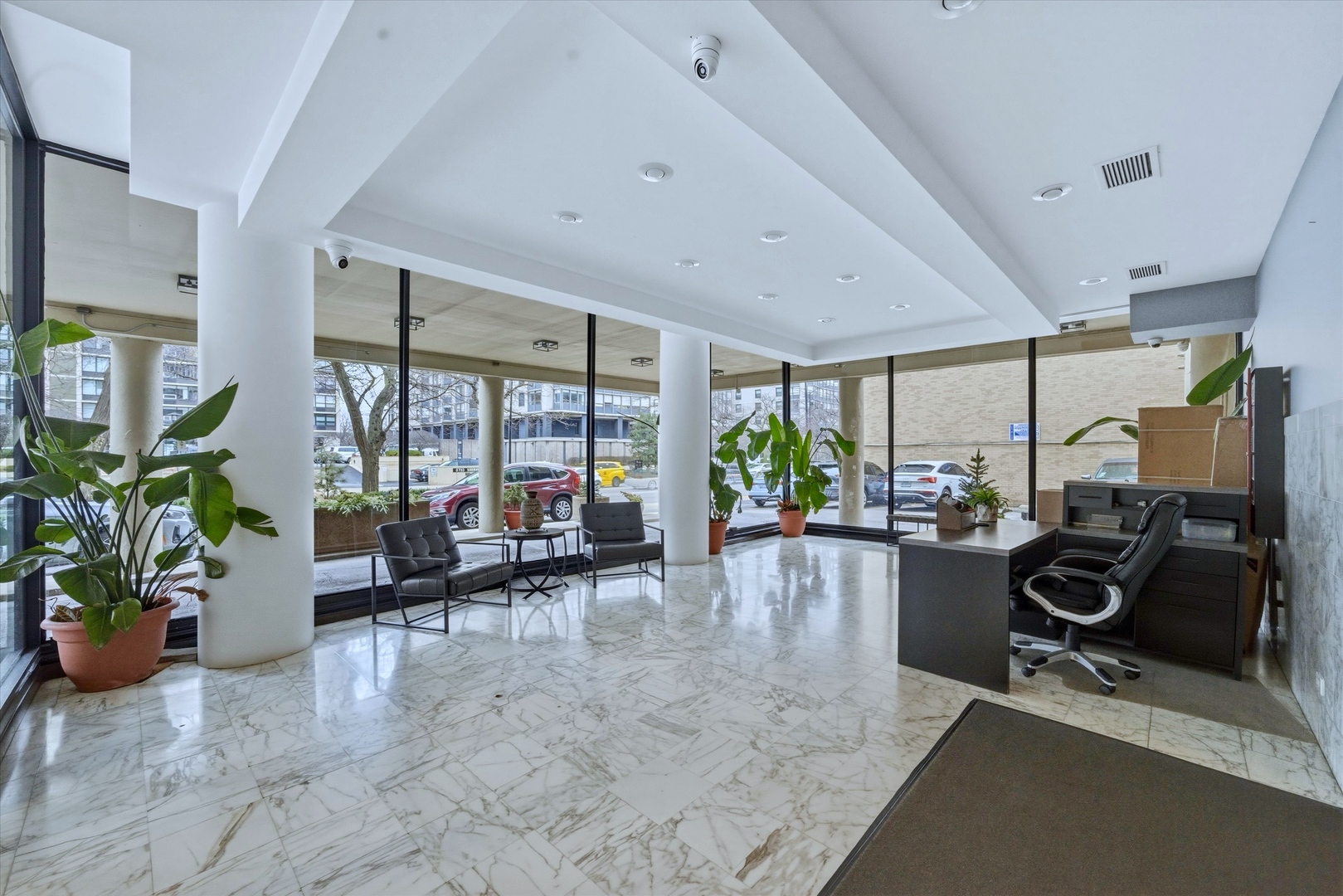 5740 North Sheridan Road, Unit 17D Chicago, IL 60660 - Photo 15 of 18