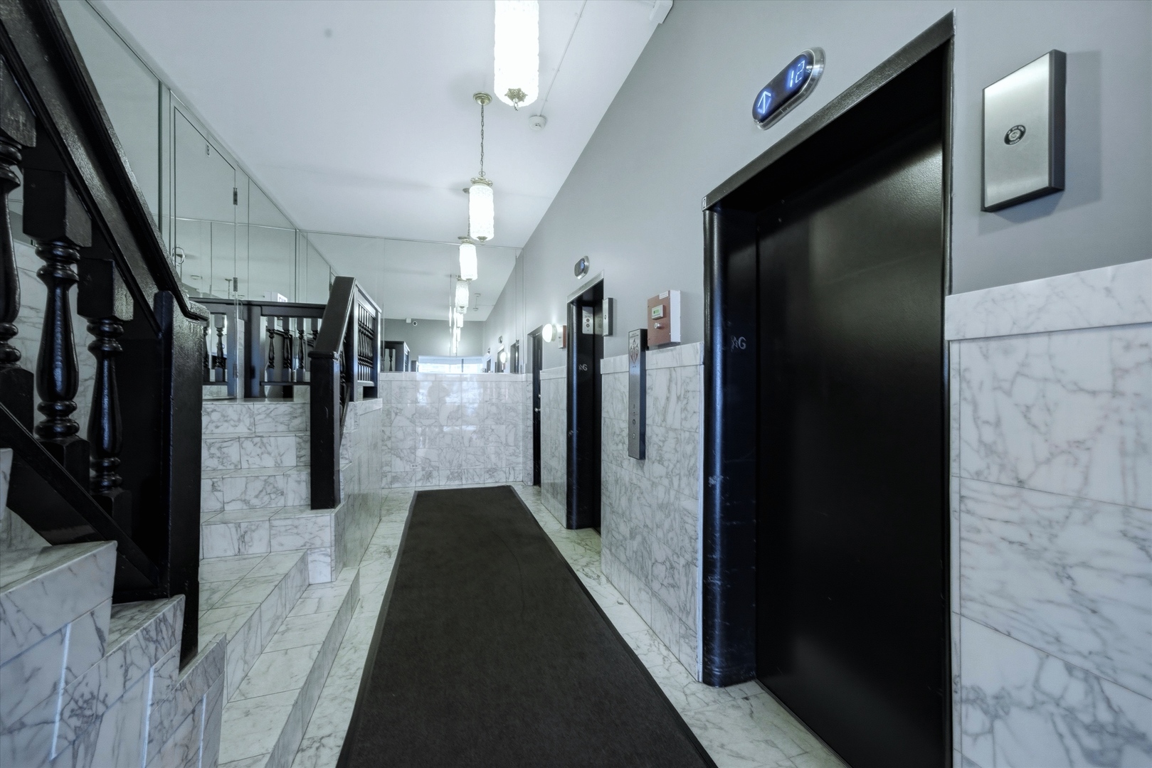 5740 North Sheridan Road, Unit 17D Chicago, IL 60660 - Photo 16 of 18