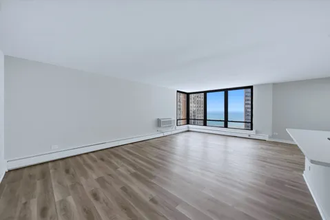 $275,000 | 5740 North Sheridan Road, Unit 17D, Chicago, IL 60660