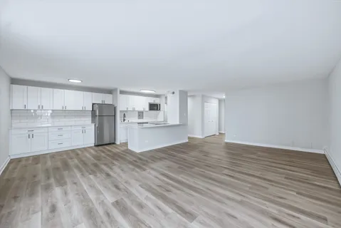 $275,000 | 5740 North Sheridan Road, Unit 17D, Chicago, IL 60660