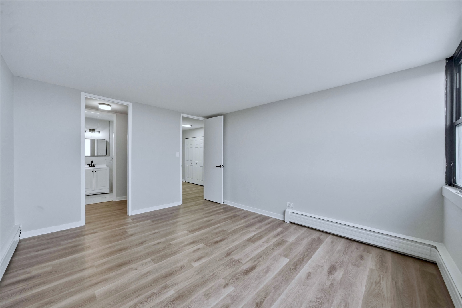 5740 North Sheridan Road, Unit 17D Chicago, IL 60660 - Photo 9 of 18