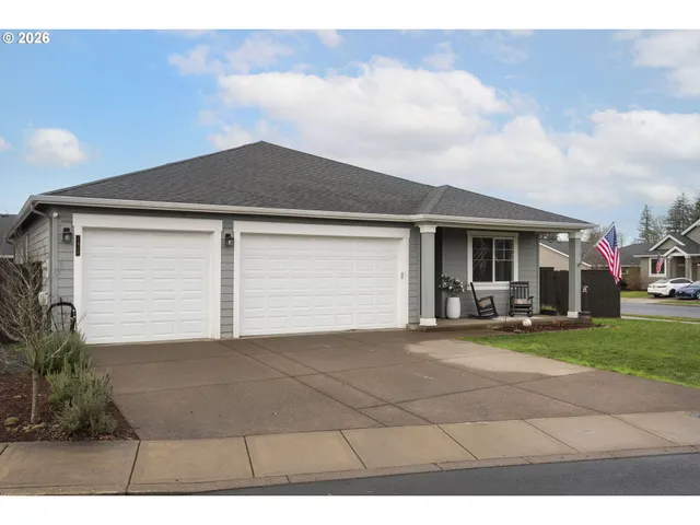 $565,000 | 1427 Northeast Raymond Lane, Estacada, OR 97023