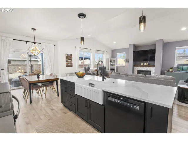 $565,000 | 1427 Northeast Raymond Lane, Estacada, OR 97023