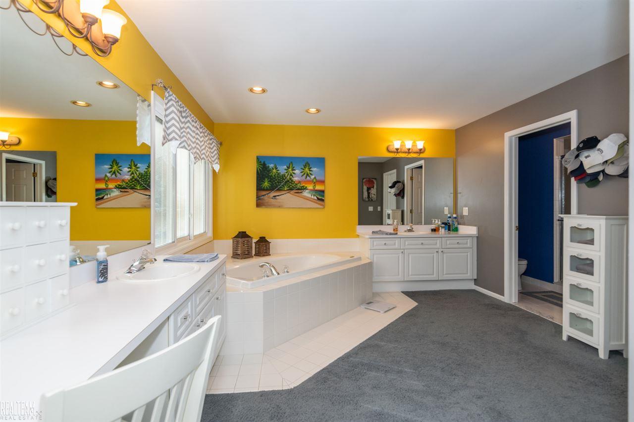 1052 Chesapeake Rochester Hills, MI 48307 - Photo 28 of 54