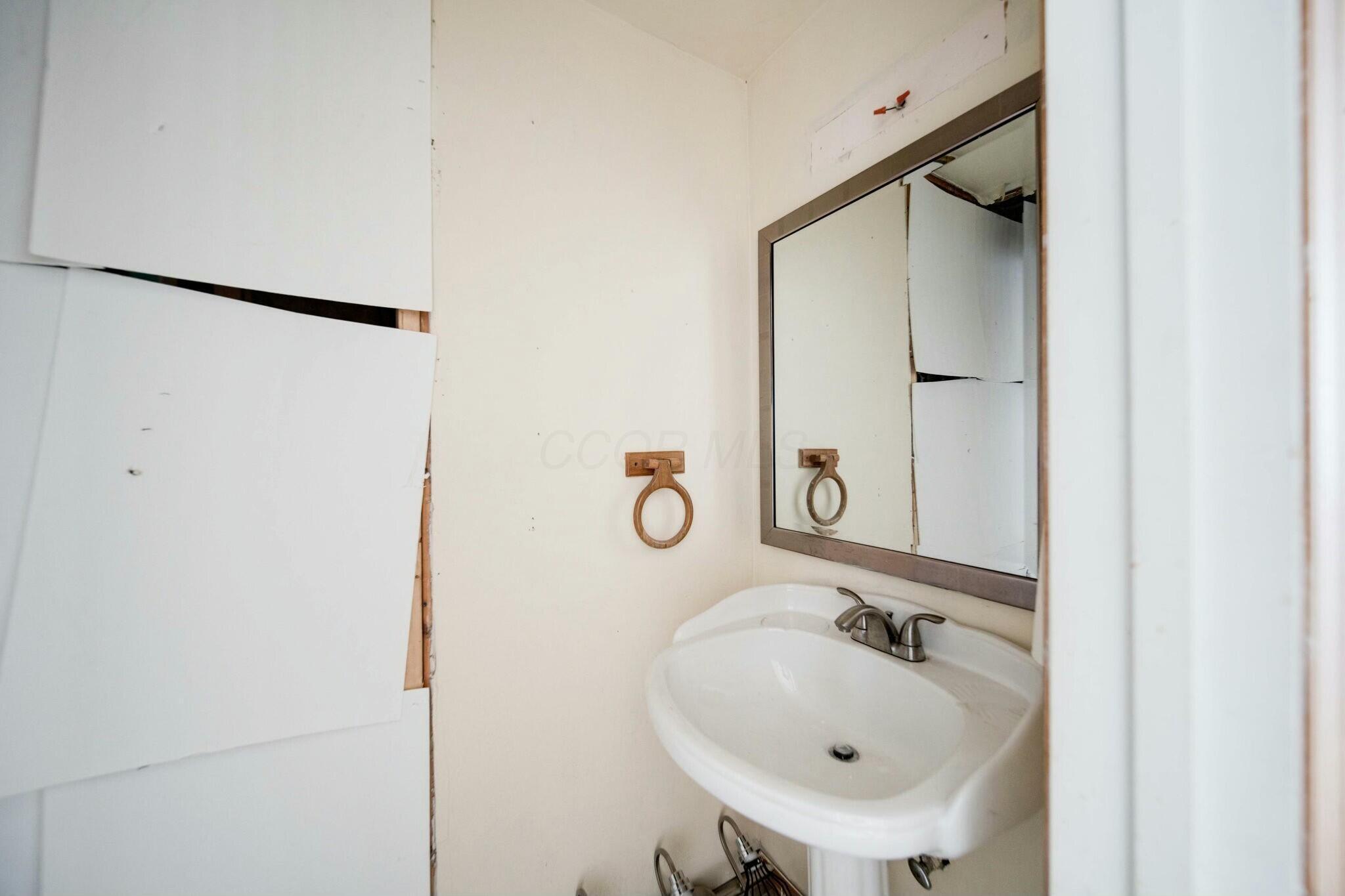 3501 Claretta Road Columbus, OH 43232 - Photo 19 of 50 tempImagePfj9wa