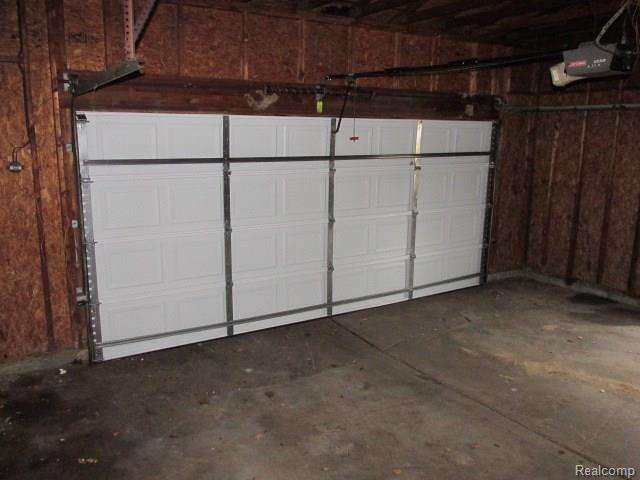 3165 Lexington Road Waterford, MI 48328 - Photo 16 of 23 New garage door.