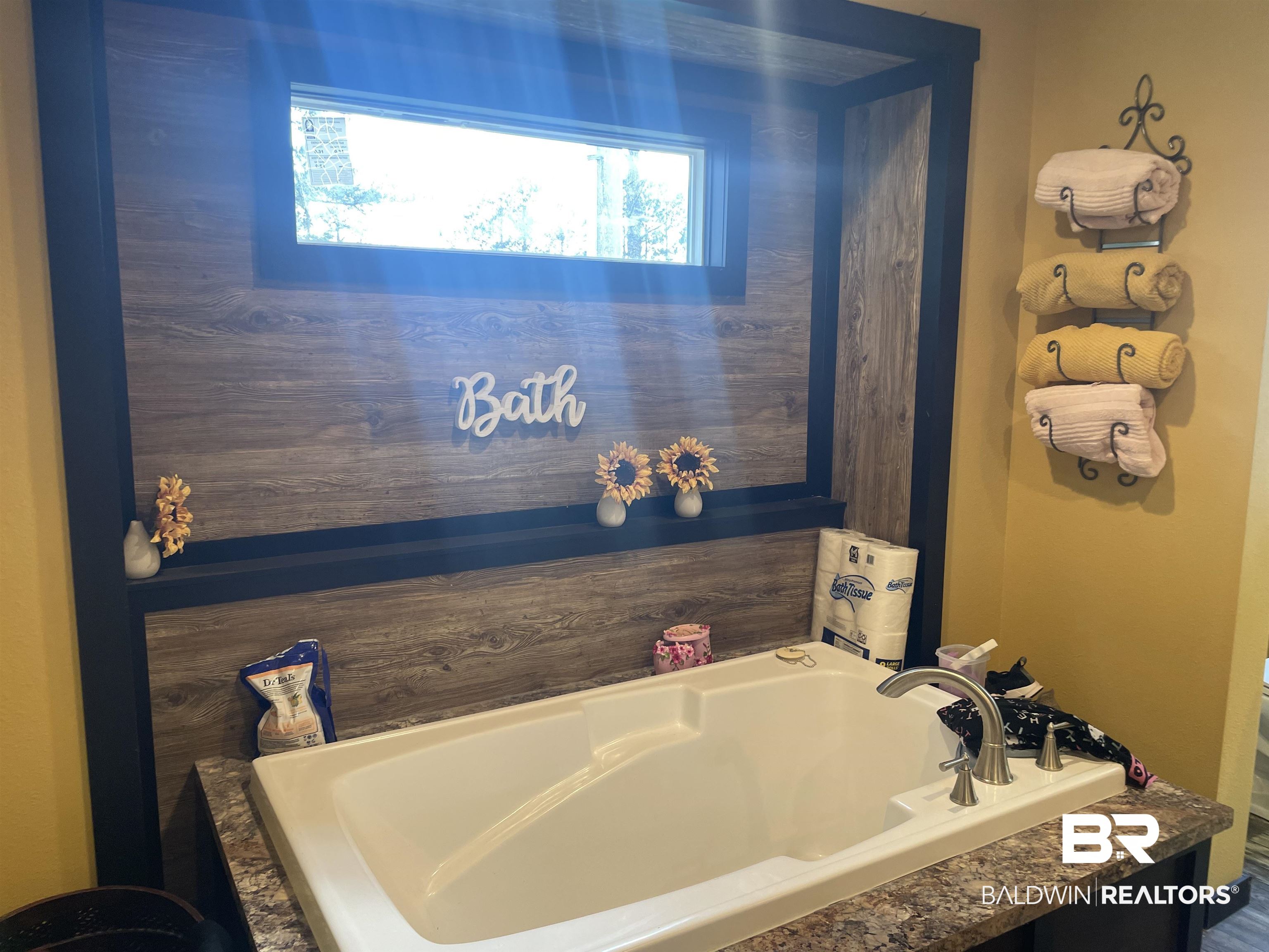 21593 Hubbard Road Robertsdale, AL 36567 - Photo 10 of 22 Bathroom featuring a garden tub