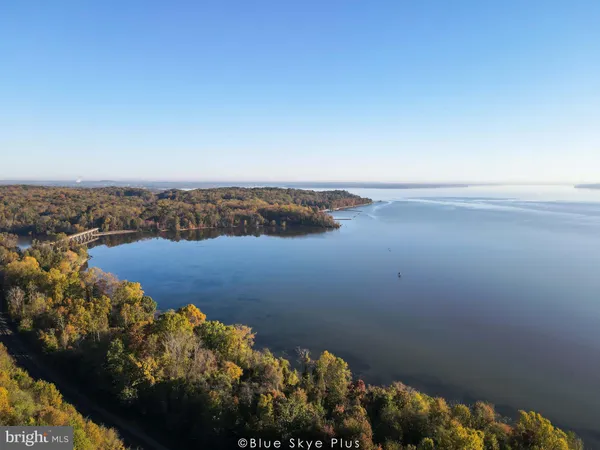 $995,000 | 17942 Woods View Drive, Dumfries, VA 22026