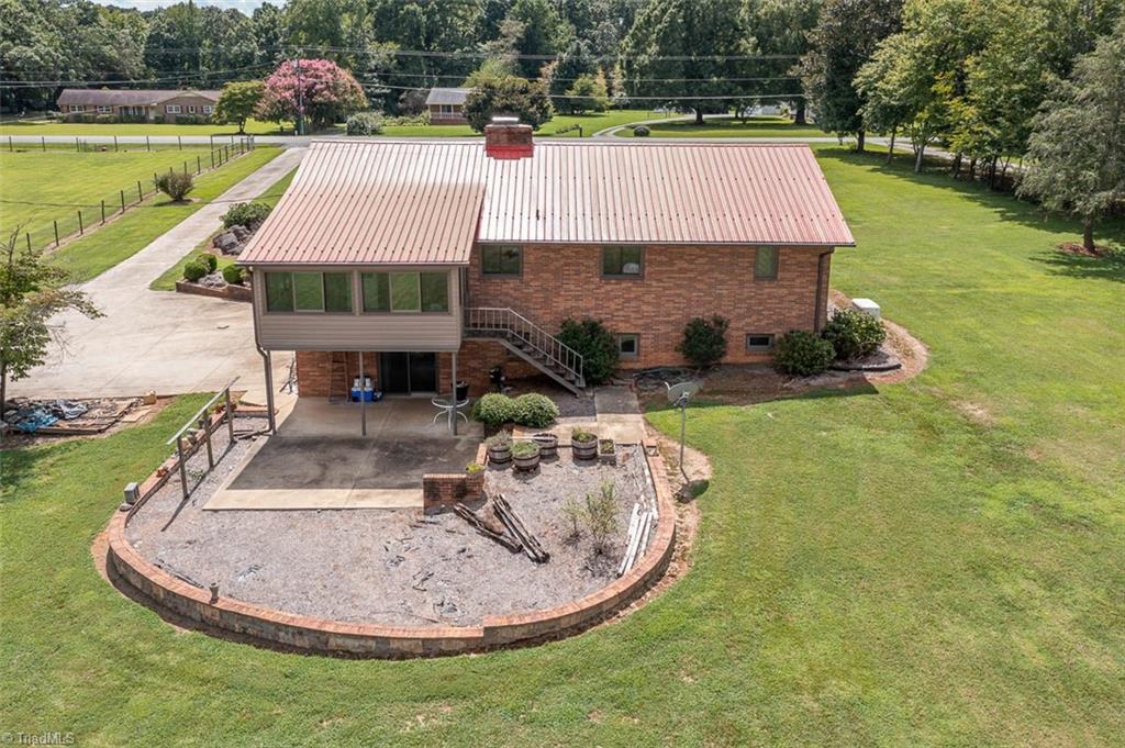2448 South Jim Minor Road Mebane, NC 27302 - Photo 8 of 41 Gallery Image 8