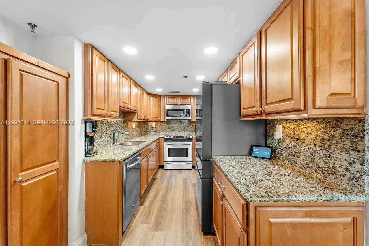 364 Golfview Road, Unit 505 North Palm Beach, FL 33408 - Photo 13 of 40