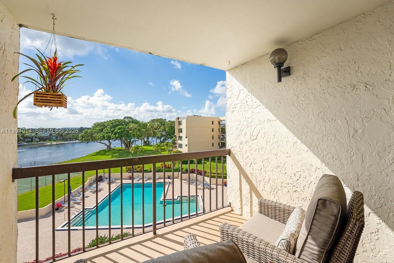 364 Golfview Road, Unit 505 North Palm Beach, FL 33408 - Photo 6 of 40