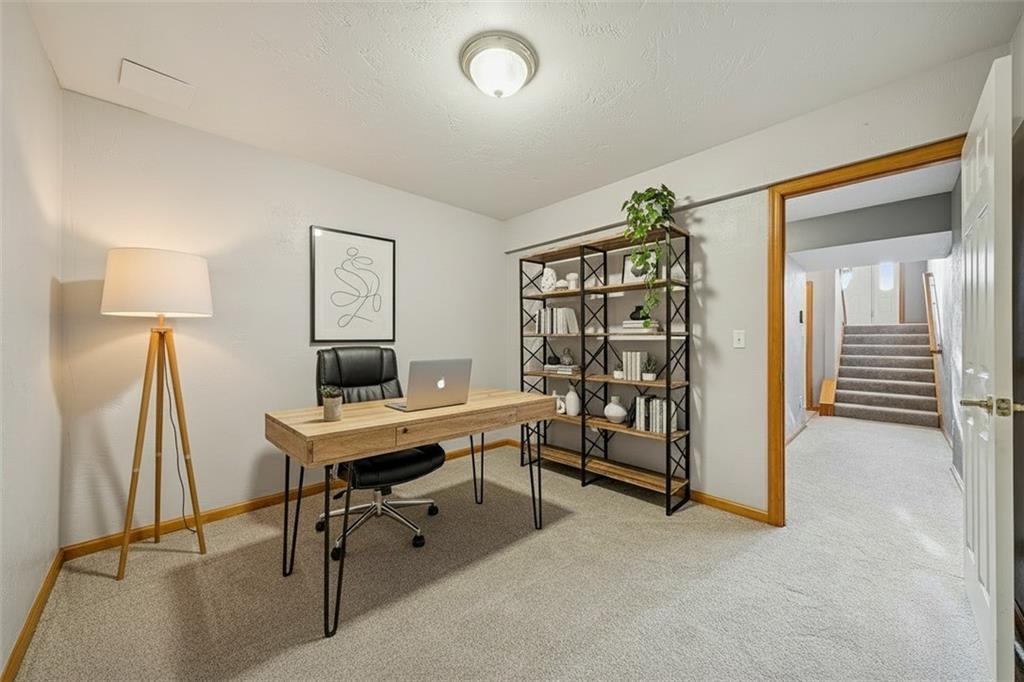 507 Hoover Road Pittsburgh, PA 15235 - Photo 16 of 26 Gallery Image 16