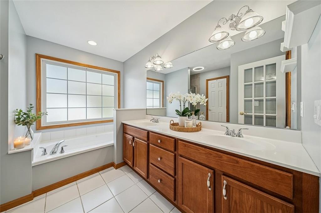 507 Hoover Road Pittsburgh, PA 15235 - Photo 7 of 26 Gallery Image 7