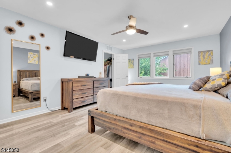 66 Bond Street Bridgewater, NJ 08807 - Photo 32 of 47