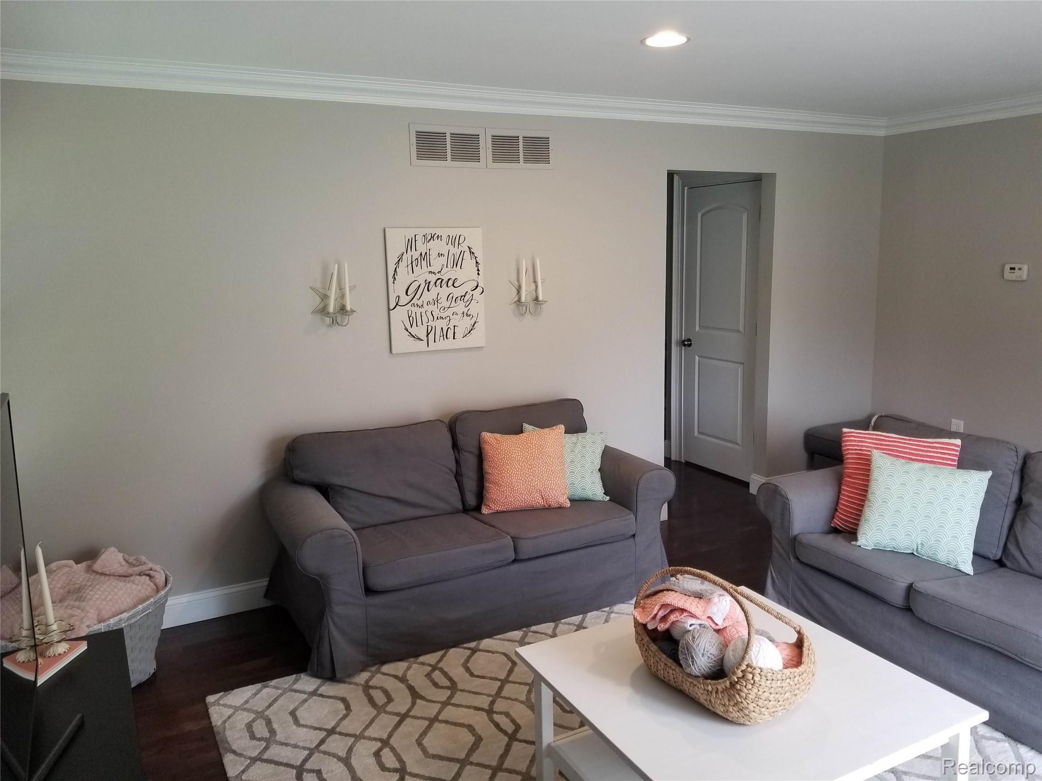 16247 Inkster Road Taylor, MI 48180 - Photo 8 of 25 20190507_161410.jpg