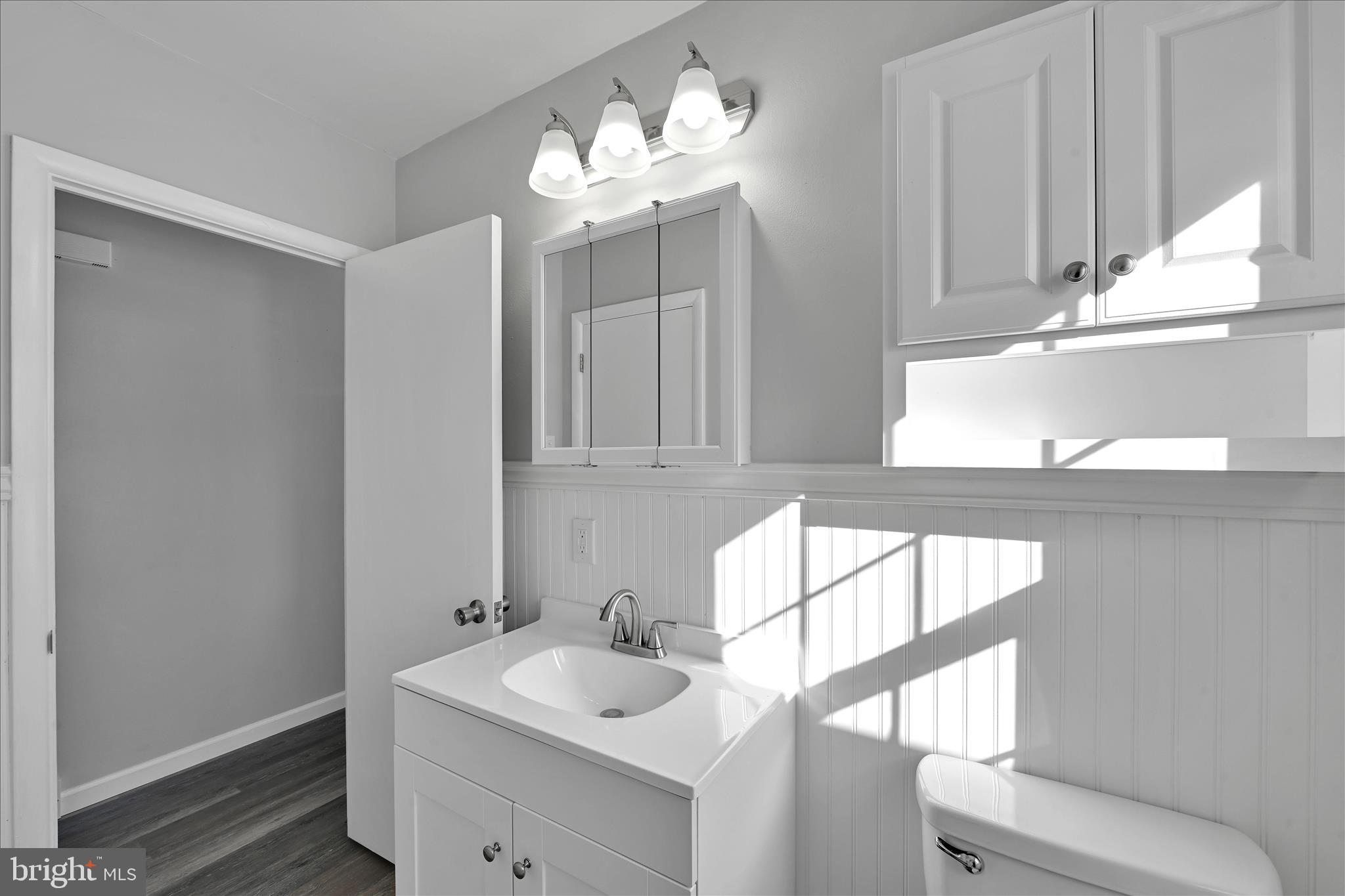 538 West Locust Street Lebanon, PA 17042 - Photo 21 of 37 Bathroom